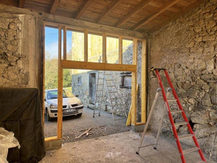 Des structures en bois élégantes et durables pour agrandir votre espace.